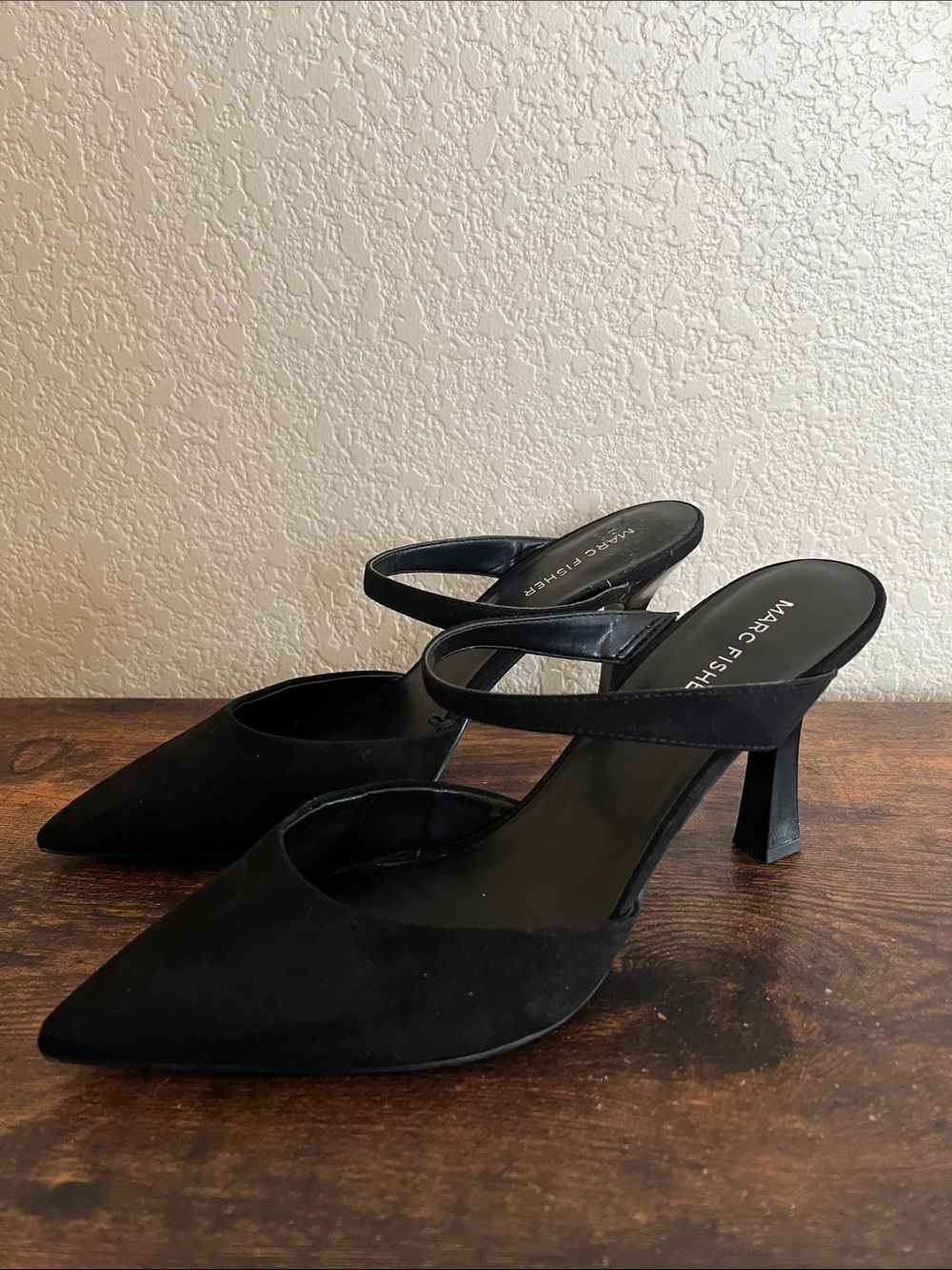 Like new Marc Fisher pointed toe black mules